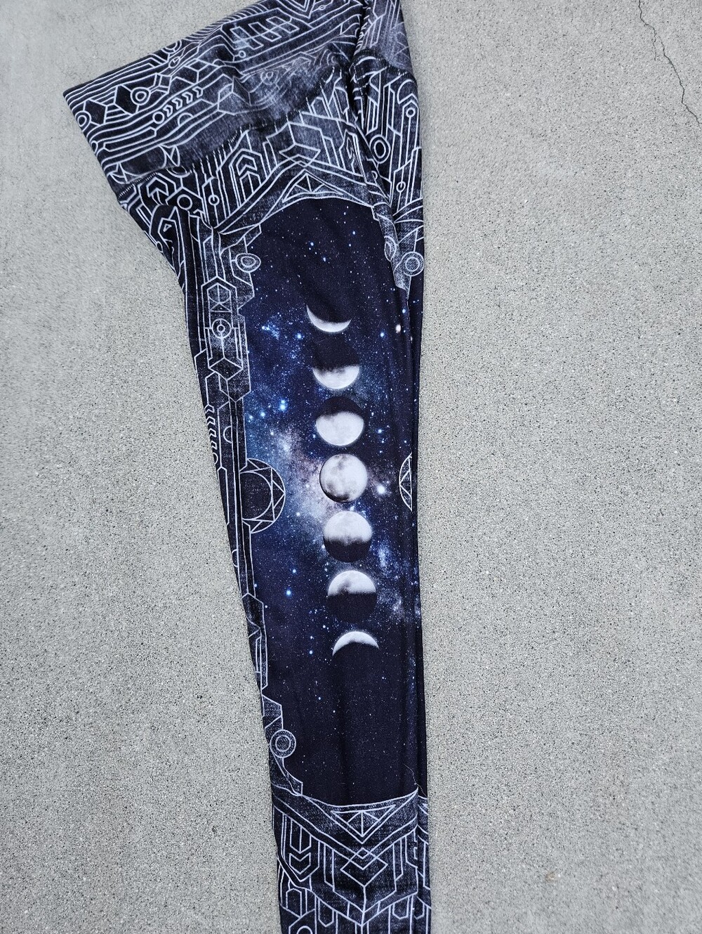 SUPER RARE NIYAMA SOL DARK MOON BLUE VERSION LEGGINGS S EUC CELESTIAL GALAXY
